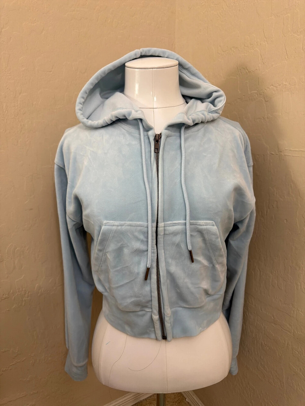 Forever 21 light blue cropped velvety hoody, Sz S